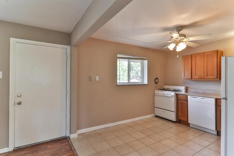 471 S Holmes Ave, Kirkwood, MO 63122 Condo for Rent in Kirkwood, MO