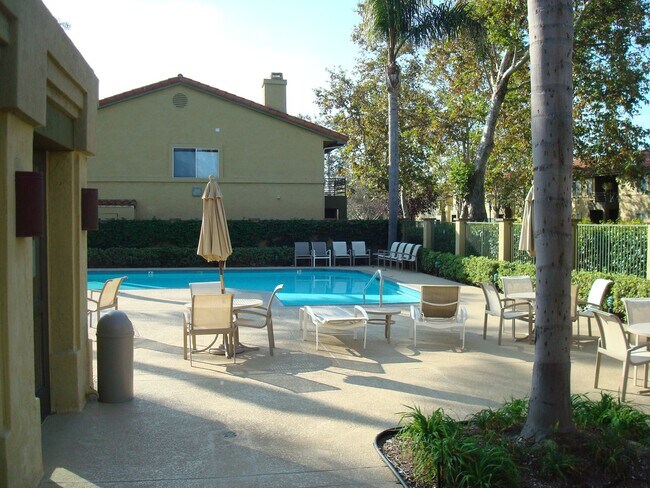 Foto del edificio - Upgraded, 2 dual primary bedrooms with bat...