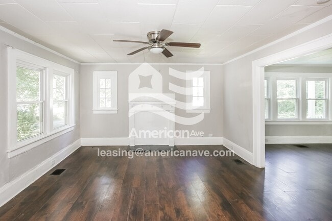 Building Photo - 906 W 9th Ave