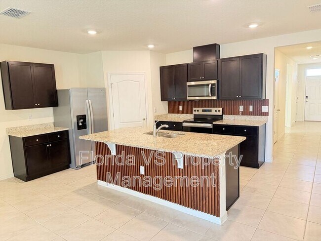 Foto del edificio - 804 Horsetail Dr