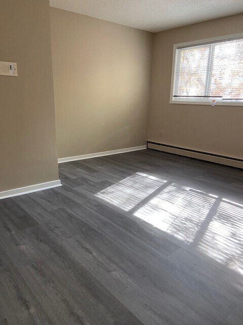 Photo du bâtiment - 422 4th Av N