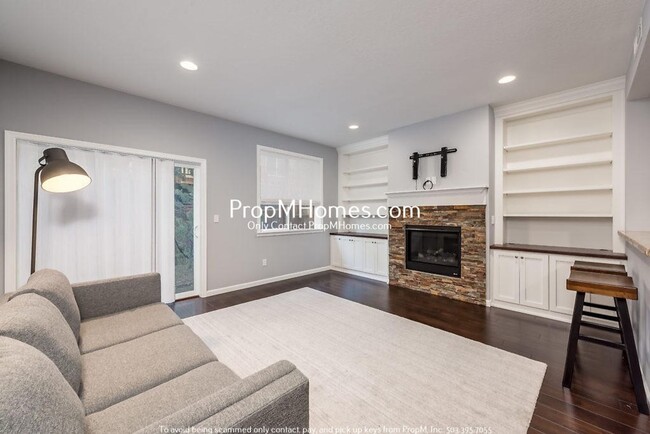 Building Photo - Luxury Townhome in Tanasbourne - Close to ...