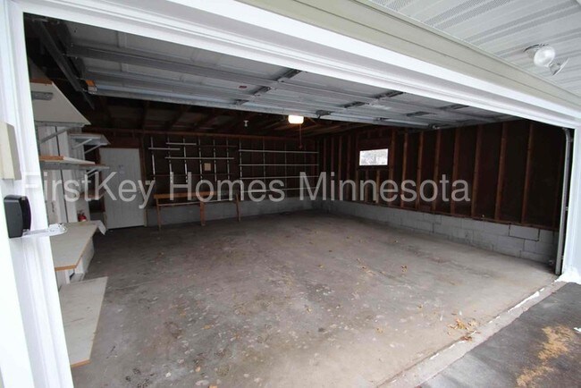 Foto del edificio - 205 Cardinal Ct