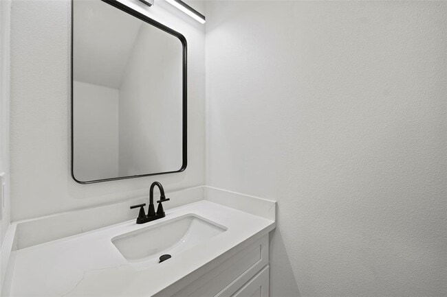 Building Photo - 8419 Venus St