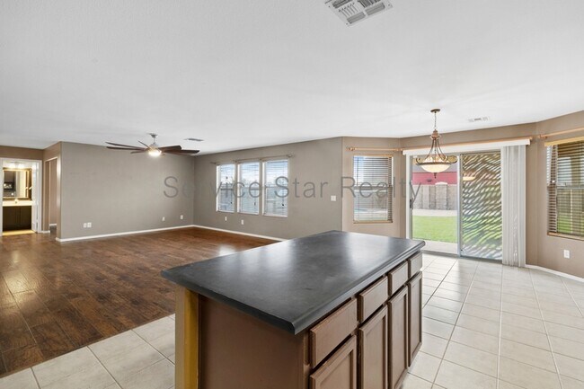 Building Photo - 15559 W Crocus Dr