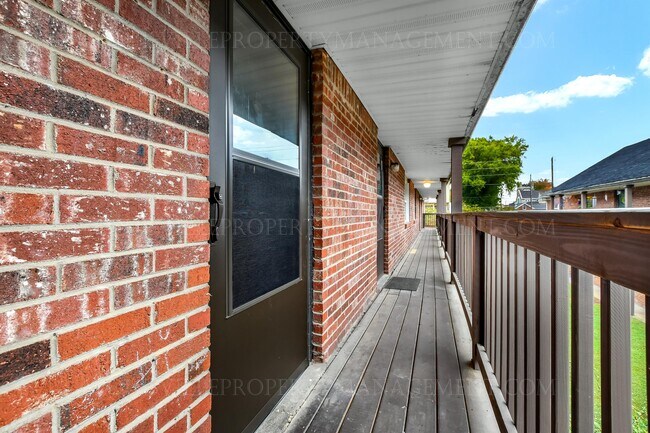 Foto del edificio - 1002 E Main St