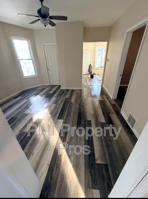 Building Photo - 2530 N 28th St