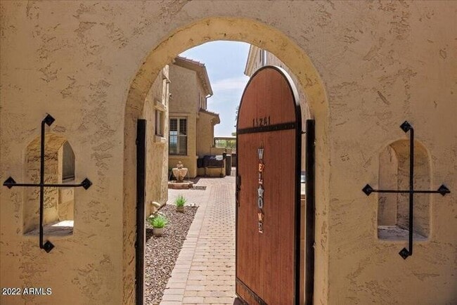 Building Photo - 4 bedroom /3 bath Golf Course Home!