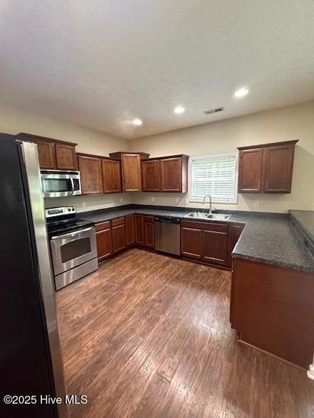 Building Photo - 419 Lafitte Way