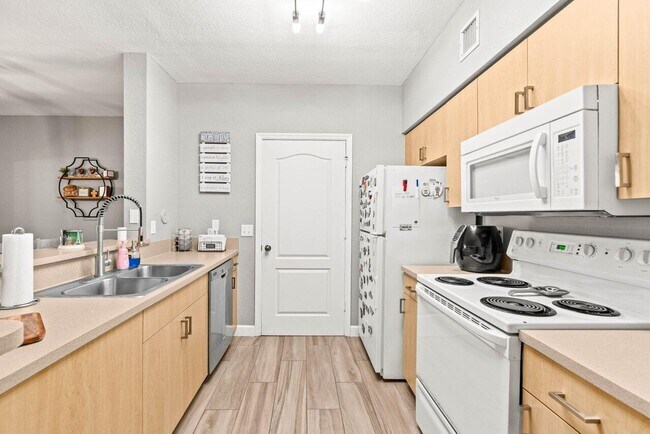 Foto del edificio - 308 Belmont Pl