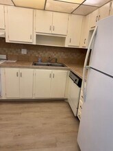 Building Photo - 2320 S Cypress Bend Dr