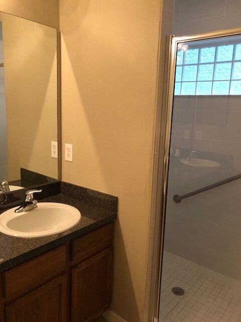 Foto del edificio - 2438 Temple Grove Ln