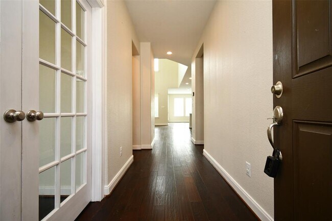 Foto del edificio - 27002 Triana River Cir