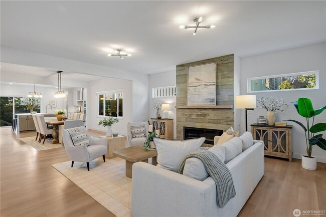 Building Photo - Modern Farmhouse Luxury in Coveted Matthews Beach Available NOW!