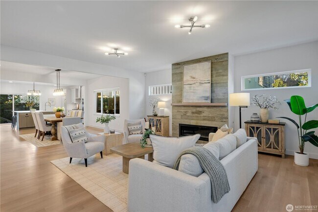 Foto del edificio - Modern Farmhouse Luxury in Coveted Matthews Beach Available NOW!
