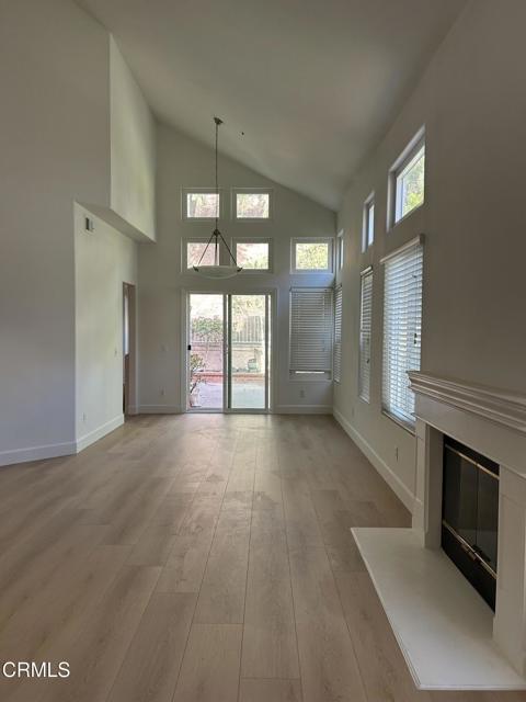 Foto del edificio - 994 C. Amable