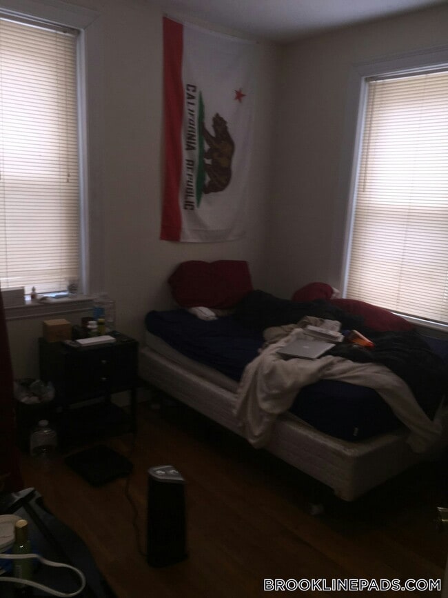 Foto del edificio - 73 Thatcher St