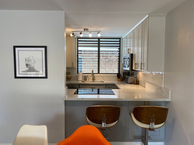 Breakfast bar. - 1015 Aoloa Plz
