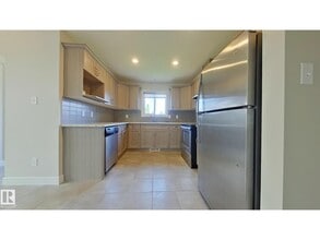 Building Photo - 2913-2915 15 St NW
