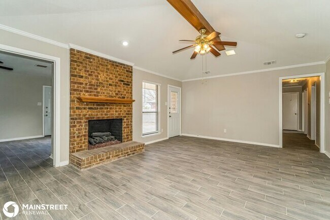 Building Photo - 1615 St James Dr