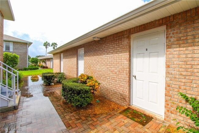Building Photo - 6650 Ilex Cir