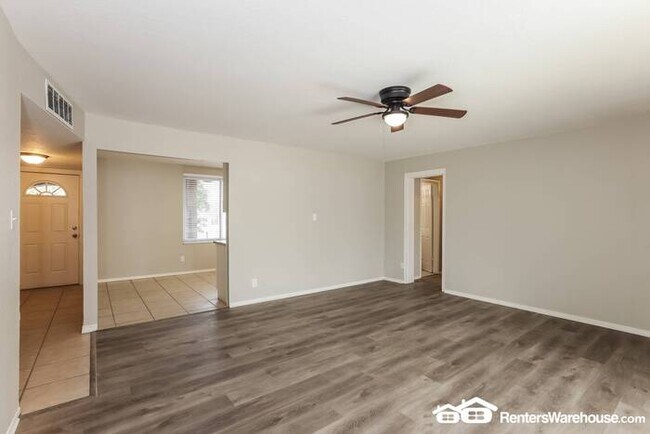 Foto del edificio - 3 Bedroom with HUGE lot