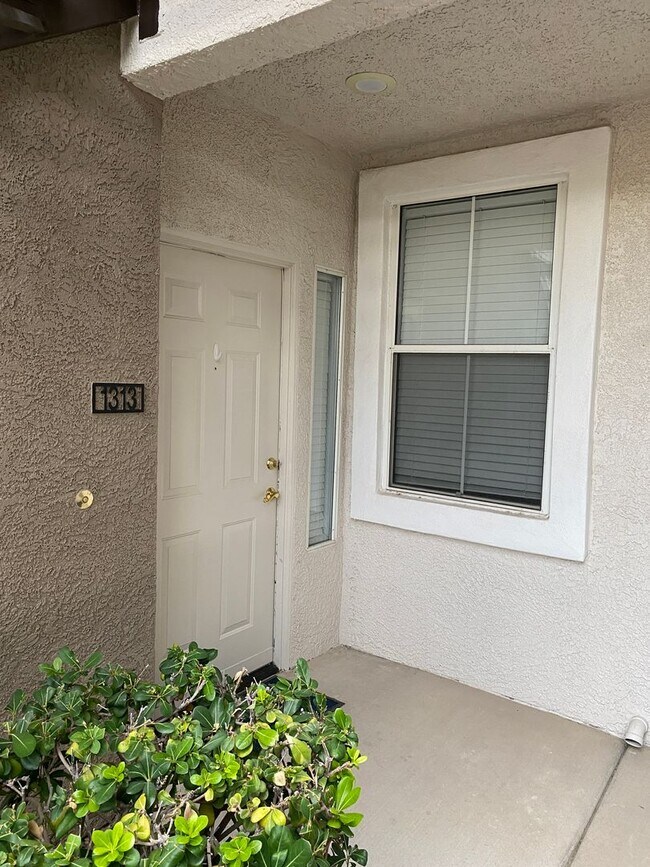 Foto del edificio - AMERICANA Property Mgmt - 3 beds Condo in ...