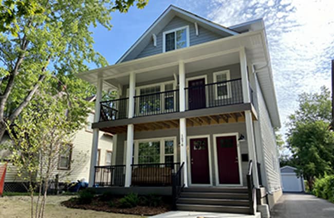 Building Photo - 1076 14th Ave SE