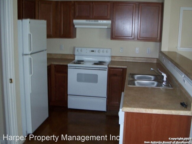 Building Photo - 3 br, 2.5 bath House - 5002 Summit Wood #1 #1