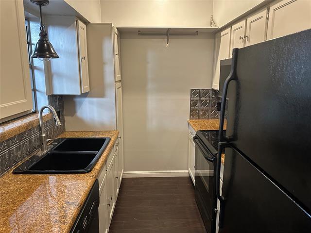 Building Photo - 3919 Cole Ave