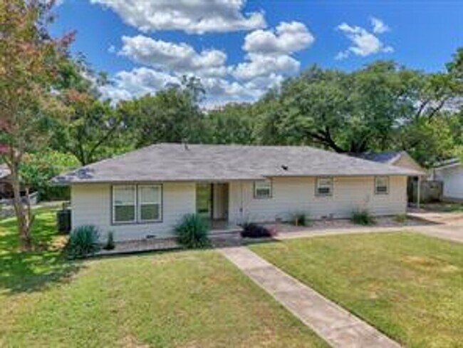 Foto del edificio - 4600 Cedar Mountain Dr