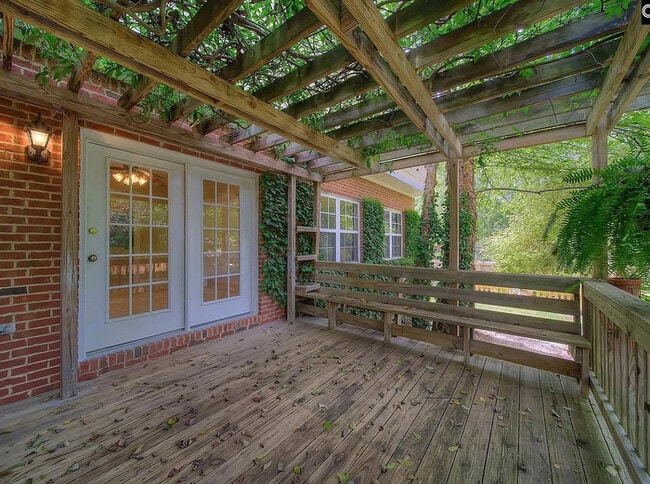 Building Photo - 110 Belfair Rd