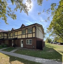 Building Photo - 440 Essex 8