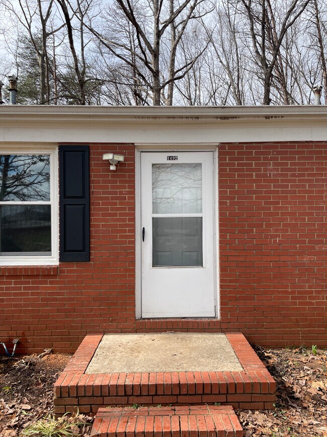 1492 John Chapman Rd, Lincolnton, NC 28092 House Rental in Lincolnton