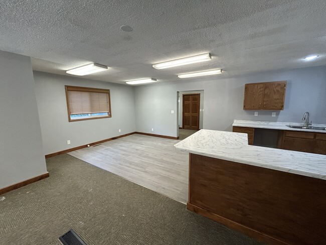 Building Photo - 318 1st St SW