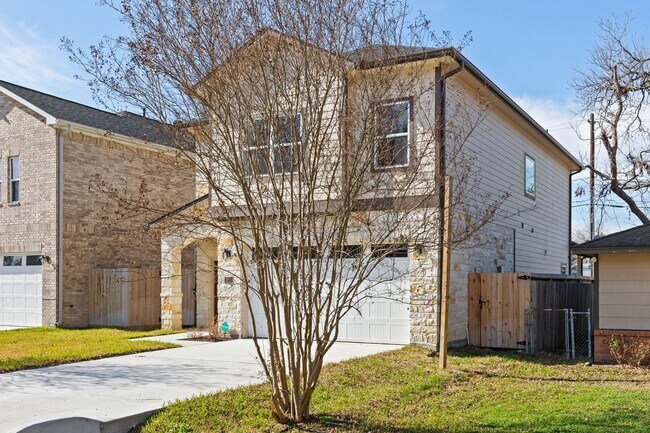 Foto del edificio - 2211 Silverbonnet St