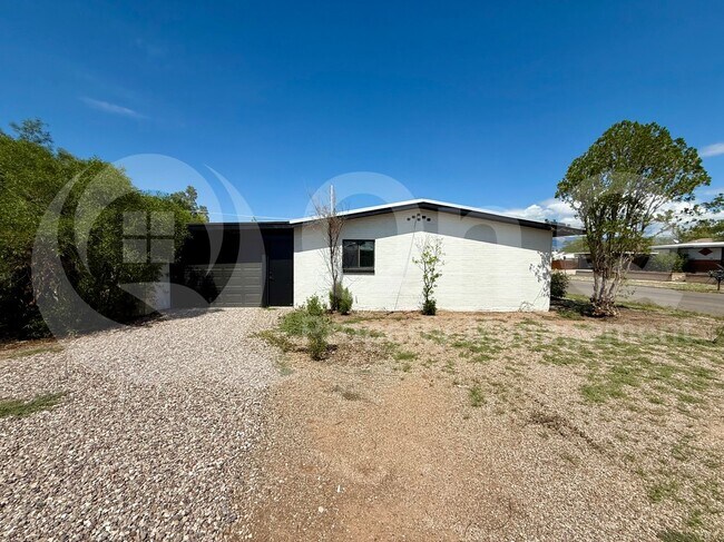 Foto del edificio - 1715 N Highland Ave