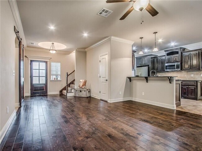 Foto del edificio - Lone Oak Lakes - Deer Creek Schools - 3 Bed | 2.5 Bath | 3 Car Garage | Bonus Room | Storm Shelte...