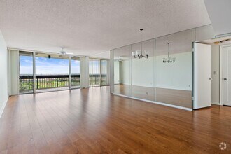 Building Photo - 2400 Presidential Way