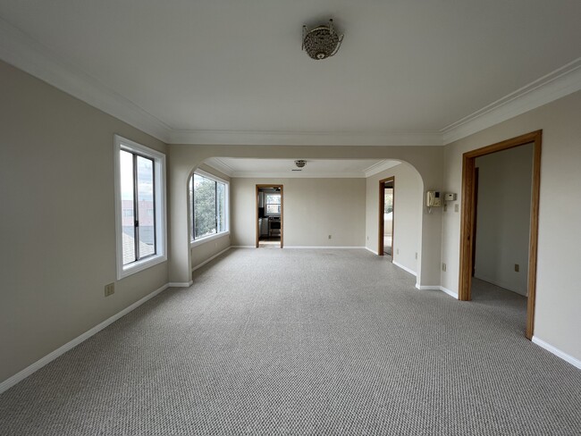 Sala y comedor - 831 W 3rd St