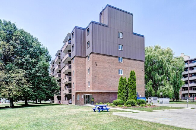 Photo du bâtiment - 26 Willow Road Apartments