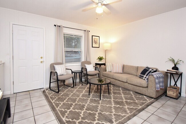 Foto del edificio - Very nice 2 bedroom 1 bath duplex!