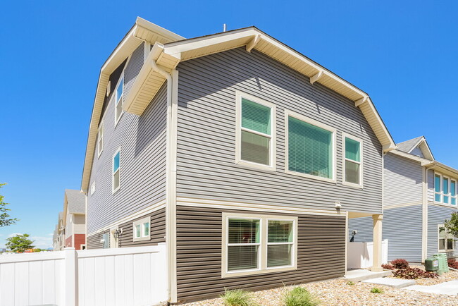 Building Photo - 18601 E 47th Pl