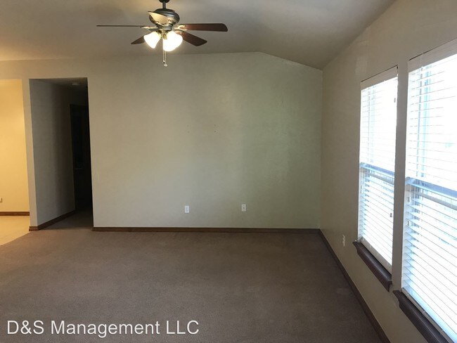 Building Photo - 3 br, 2 bath House - 11010 SW 5th