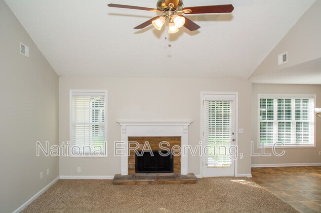 Building Photo - 105 Stoneybrook Dr