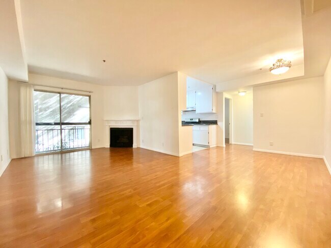 Building Photo - 8722 Burton Way