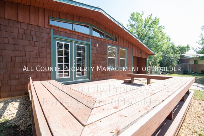Building Photo - 710 39th St