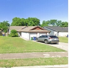 Building Photo - 11906 Sunhillow Bend