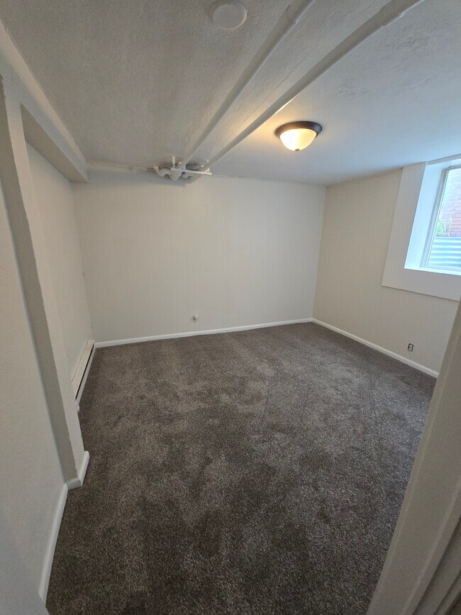 Building Photo - 4532 Bryant Ave S