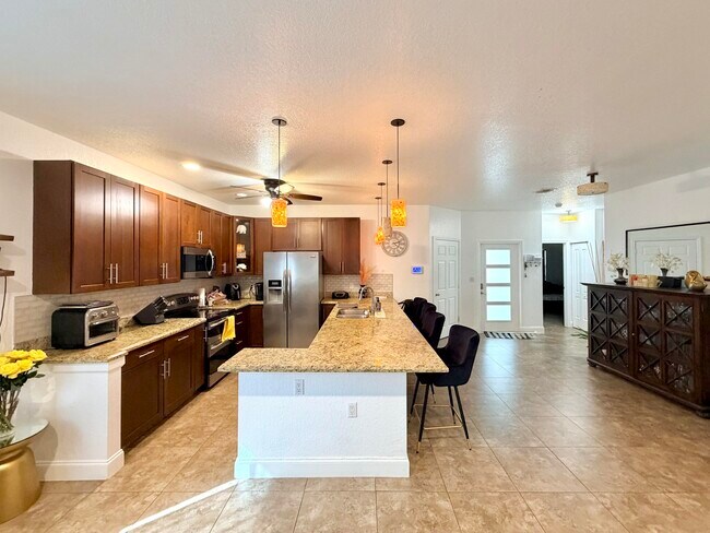 Foto del edificio - 243 SW 5th St